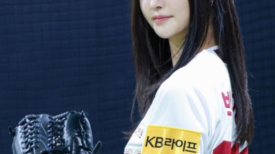 키움 시구하러 간 EXID 정화 미모 근황