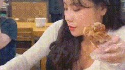 친구한테 브라끈 풀러 달라는 처자