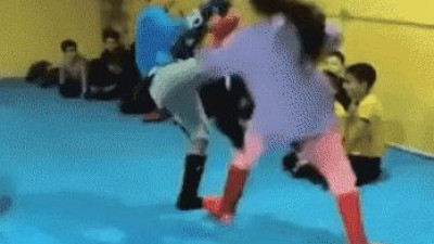 언니가 맞는 것을 본 여동생